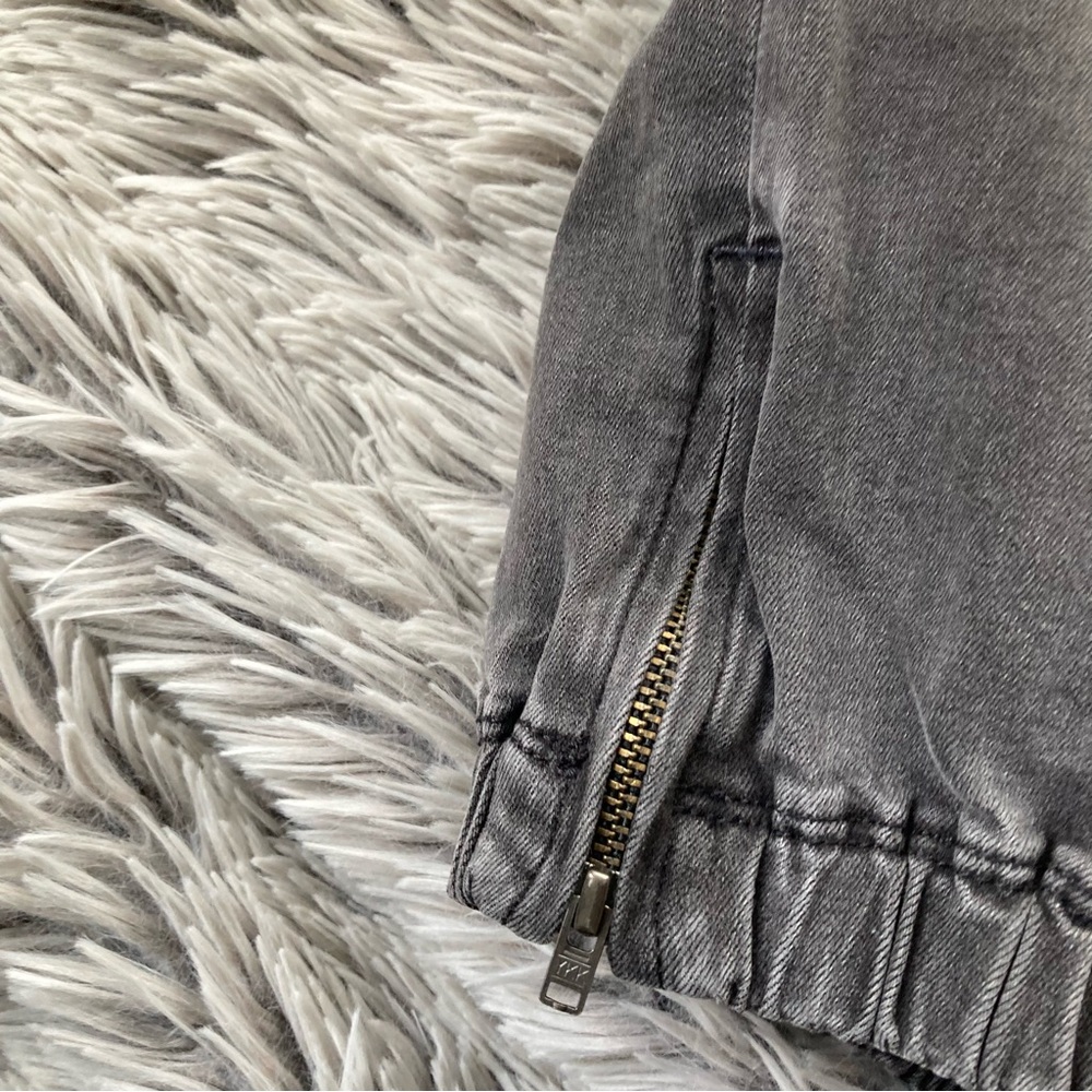 NYDJ- 14W- Charcoal Denim Cropped Pant Jean Zipper Leg - Picture 7 of 11